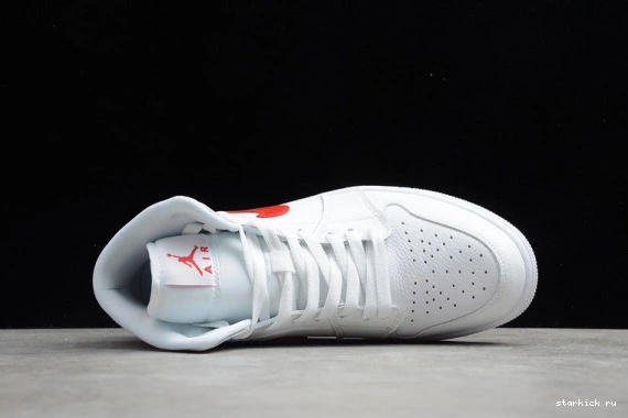 Mid (W) BQ6472-106 BQ6472-106 University White Jordan Red 1 0104